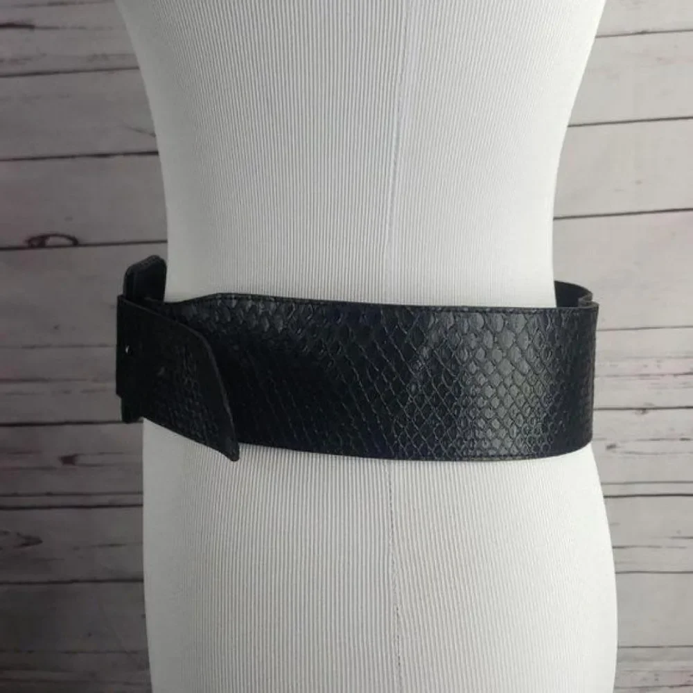 Vintage 80s Style Wide Black Waist‎  Hook Loop Belt